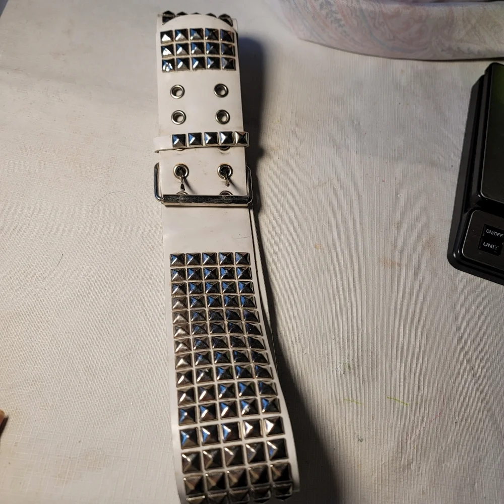 Hot topic vintage Studded Extra Wide White Statement belt Size 38 Unisex
